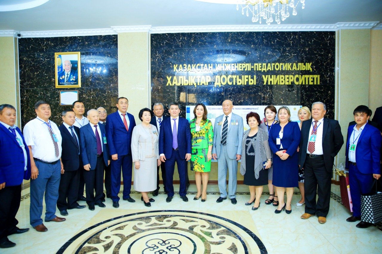 Қызыл порно қысқаша