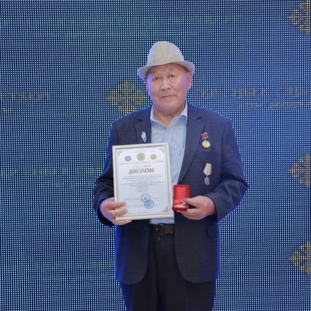 Интернетте әуесқойлық порно видеоларды қараңыз